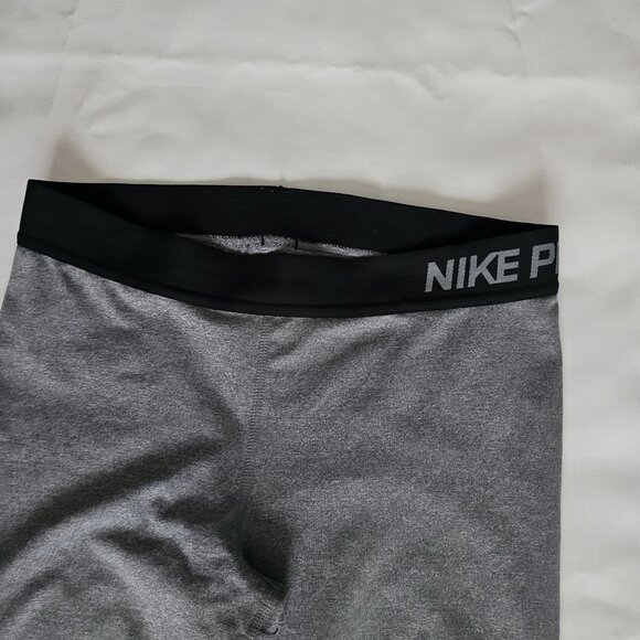 NIKE Pro Women's Dri-Fit Gray Training Capri Compression Yoga Pants Size Medium - Picture 8 of 13